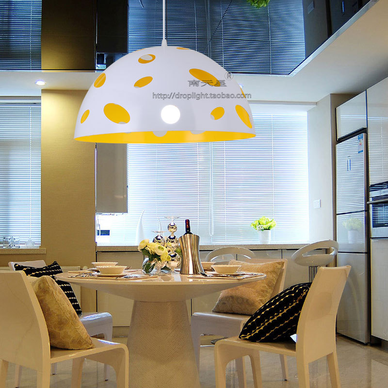 北欧白色单头饭桌吊灯半圆创意奶茶店灯罩艺术服装店餐厅装饰灯具 