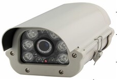 Камера 护罩型红外一体体机，80米点阵，cs镜头摄象机，700线高清摄象机