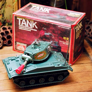 Игрушка, электрический пластиковый танк, 80 года, 90 года