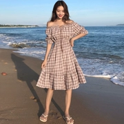 Mùa hè mới của Hàn Quốc phiên bản của off-the-vai từ cổ áo xù trumpet tay áo kẻ sọc dress eo cao Một từ đu lớn váy nữ