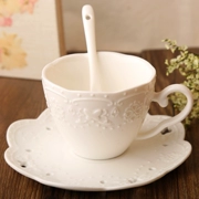 Xương mới sứ Trung Quốc trắng cánh hoa chạm nổi gốm sứ châu Âu chén đĩa đẹp bướm hoa nhỏ cốc - Cà phê