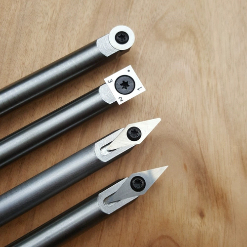 Деревообрабатывающий автомобильный нож для ручной работы с одаренным деревянным ротором.