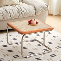 Маленький, вишневый, стеклянный