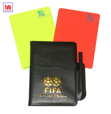 карточки арбитра 红黄牌 足球裁判装备记录纸红黄牌套装 挑边器 选边器