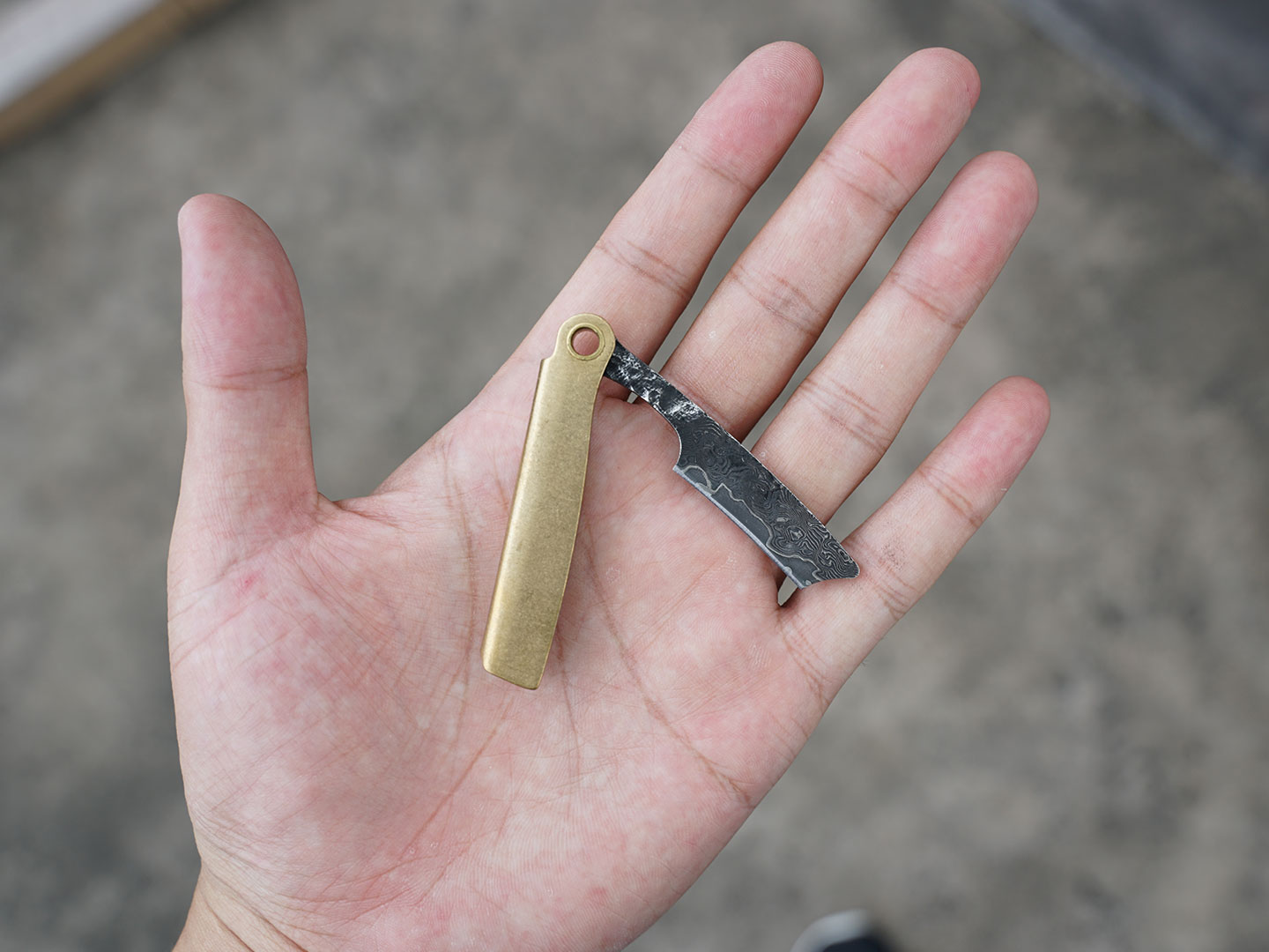 精致迷你小折刀让经典重现