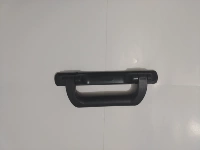 Черный с одной рукой