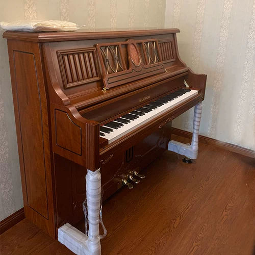 Гонконг Маскани 126 Новый вертикальный пианино домашний домохозяйство Профессиональные экзамены