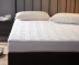 Khăn trải giường bằng vải bông một miếng nệm bông dày bọc Simmons bảo vệ chống trượt 1,8m Giường mỏng màu nâu đệm