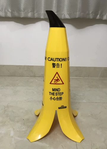 Тщательно сдвиньте знаки предупреждения о безопасности шага, чтобы запретить парковку от отеля по расходным материалам вертикальной банановой дороги конуса Cone Creative