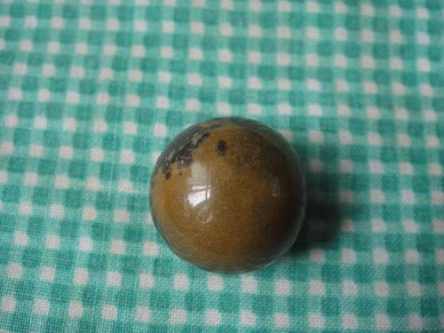 Антикварные монеты из воскового агата, марки из розового дерева из нефрита