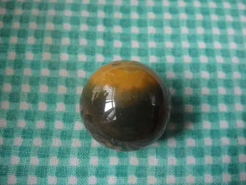 Антикварные монеты из воскового агата, марки из розового дерева из нефрита