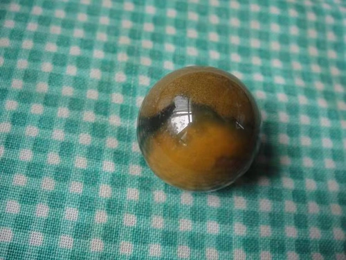 Антикварные монеты из воскового агата, марки из розового дерева из нефрита