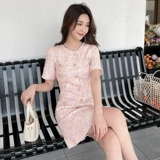 Летнее модное приталенное платье, в стиле Шанель, французский стиль, яркий броский стиль, изысканный стиль