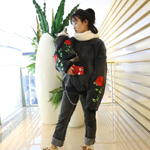 Оригинальная розовая вышитая домашняя одежда для питомца