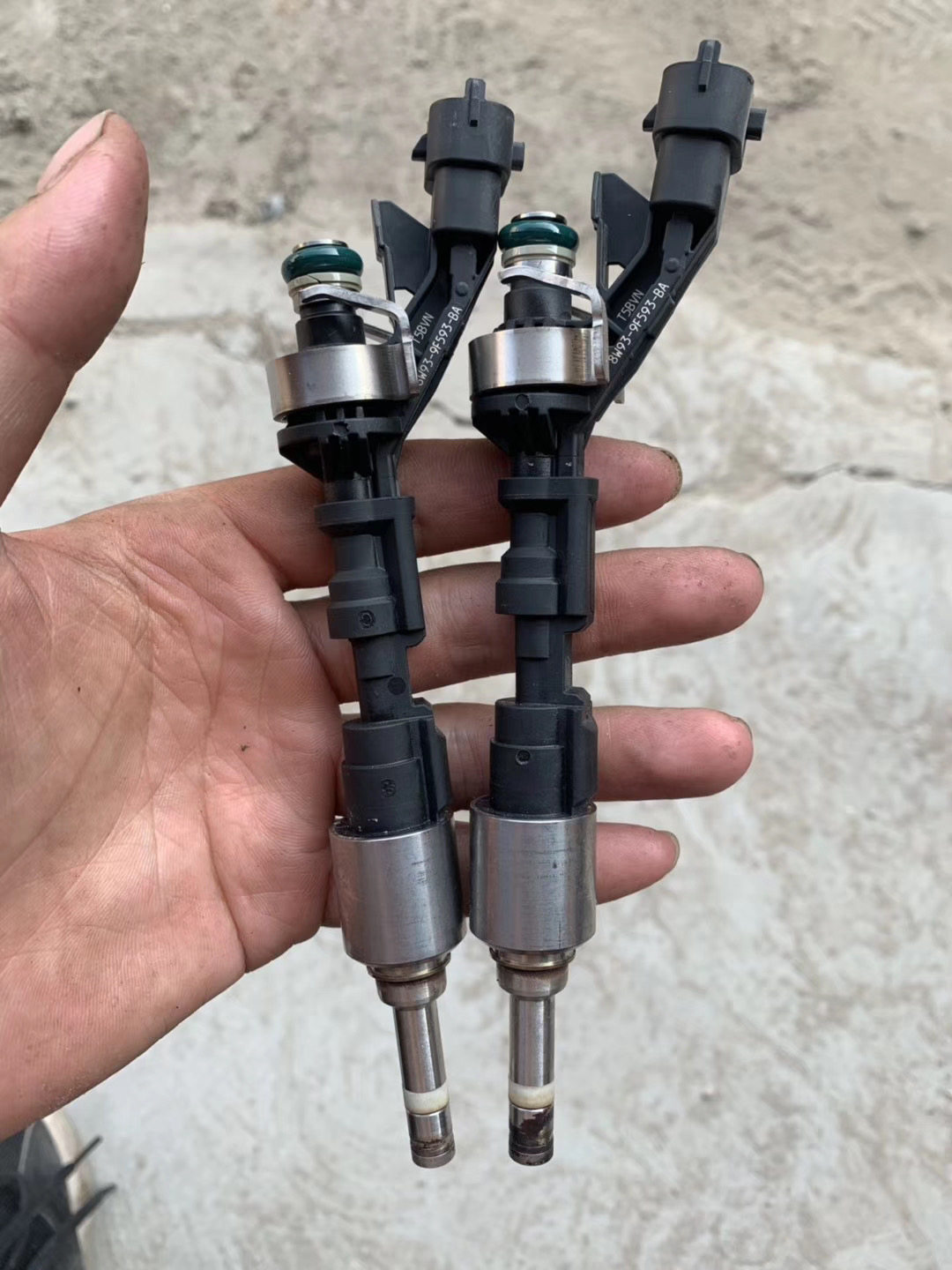 适用路虎揽胜行政极光运动版发现34神行2喷油嘴发动机缸盖拆车件