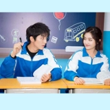 Аренда выпускной фотографии Пара Фотографии Взять лучшую школьную форму в той же школьной форме, Hello Old Class Service Service Clothing