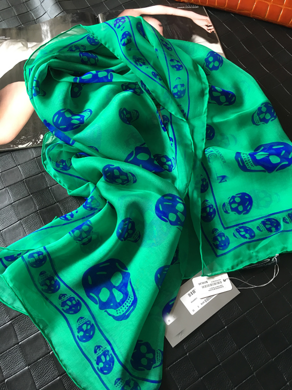 16 green background and blue headSale wheat skull Classic style real silk Silk scarf female spring and autumn sunshade mulberry silk Large square towel Shawl scarf