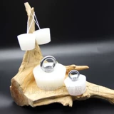 Силиконовое заблокированное подвесное кольцо на кухонные канализационные трубы до земли утечка и кровоточащая рука -рука с рыбной ванной утечка водяной вилки