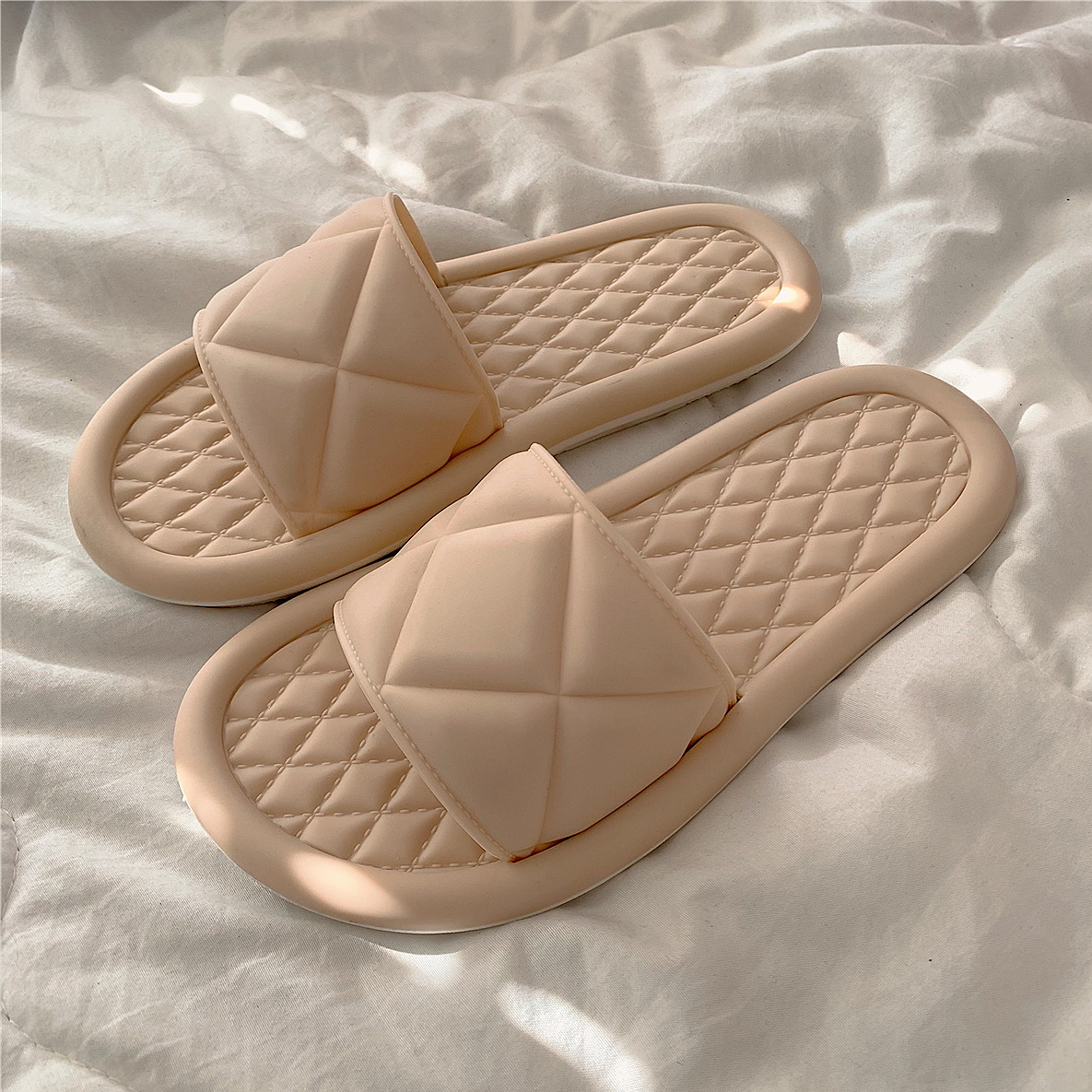 Diamond & ApricotSliver lovely Cartoon slipper female summer ins Girlish heart household non-slip Deodorization lovers Thick bottom Sandals Wear out