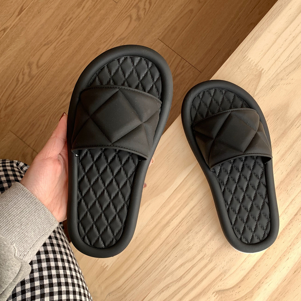 Diamond & BlackSliver lovely Cartoon slipper female summer ins Girlish heart household non-slip Deodorization lovers Thick bottom Sandals Wear out