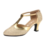 Женская латиноамериканская танце