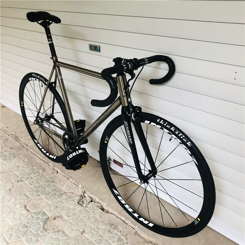 Смолс и скользкие шины Летающие велосипедные велосипедные шины 700C 23 25C Анти -устойчивость