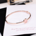 Phiên bản Hàn Quốc bằng thép titan mạ vàng hồng 18K, vòng đeo tay nữ vàng châu Âu và Mỹ Vòng đeo tay tròn màu đen đơn giản vòng cuff bạc Vòng đeo tay Cuff