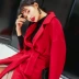 Bởi vì của áo len nữ Hàn Quốc phiên bản của 2017 mùa thu và mùa đông mới lỏng phần dài thắt lưng màu đỏ eo kết hôn áo len áo khoác dạ caro nữ Accentuated eo áo