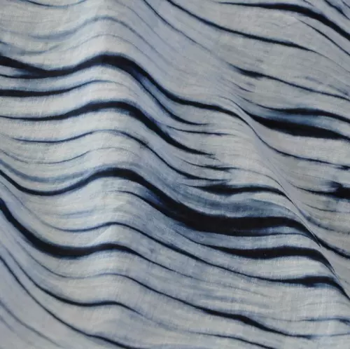 Синий -ядж, текущая вода, рисунок хлопок и льняные плоские линии, окрашенная в ручную траву и краску