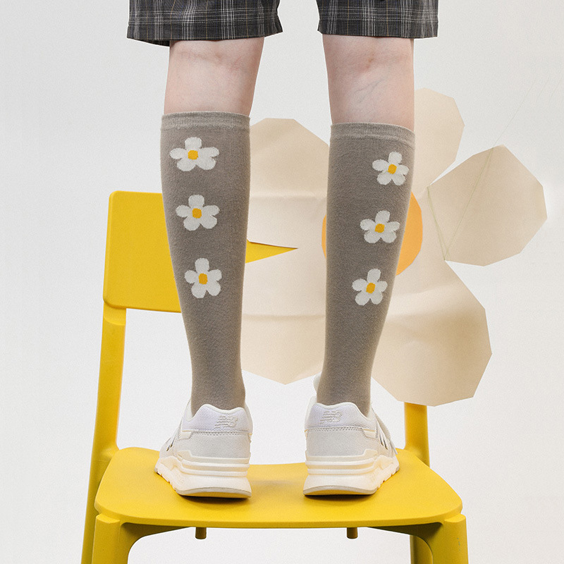 ถุงเท้ายาว ถุงเท้าผ้าฝ้ายลายดอกไม้ ถุงเท้าฤดูใบไม้ผลิและฤดูร้อน สไตล์สาวมหาวิทยาลัย