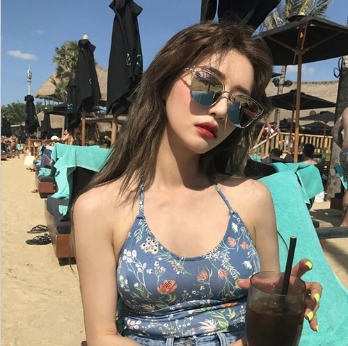 Черные розовые светоотражающие универсальные солнцезащитные очки для влюбленных подходит для мужчин и женщин, популярно в интернете