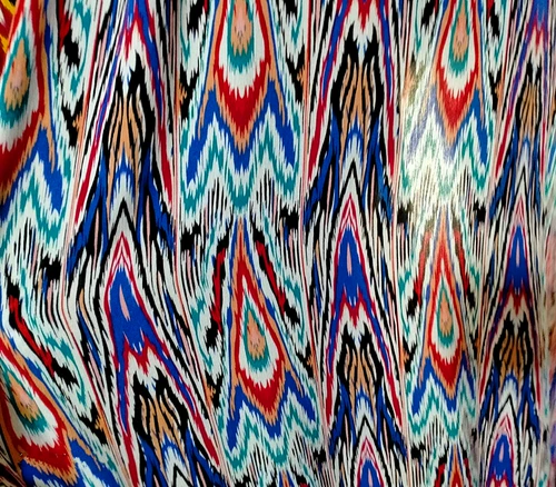 Синьцзян ткань Национальная одежда Уйгур Характерная ширина шелковой ткани Эдриса 1 метра 50 см.