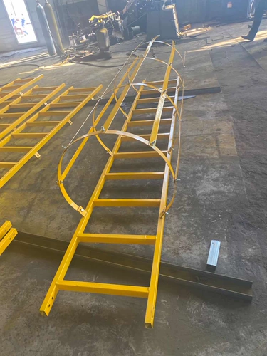 Стальная лестница wt1 -stegment -refee Steel Steel Steel Straight Ladder Wt2 -сегментная лестница с защитой от клетки стальная лестница WT3 с несколькими секциями с клеткой и прямой лестницей