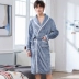 Váy ngủ nam đô thị mùa thu và mùa đông dài tay dày flannel pyjama mùa đông rộng béo lớn áo choàng tắm cũ người đẹp