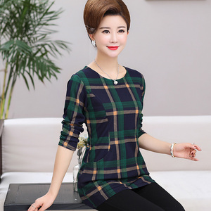 Phần mỏng mùa xuân và mùa thu mặc đáy áo phụ nữ trung niên của quần áo dài tay dài t-shirt trung niên mẹ mùa thu áo khoác