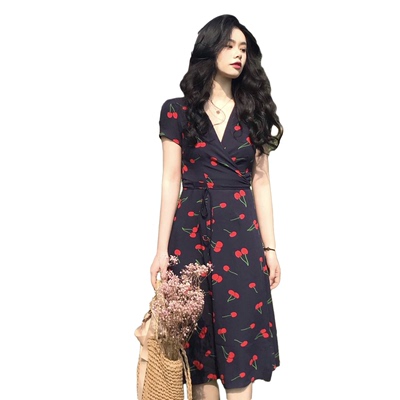 Retro phong cách Pháp niche V-Cổ bọc cherry in kỳ nghỉ dài váy khí ren eo ăn mặc váy đầm