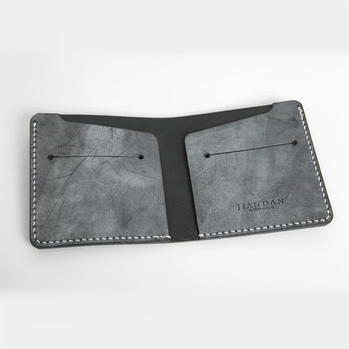 Простая рука -сделано воск, овощная кожаная головка.