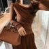 Hoa hậu đồng phục nữ xếp li mỏng, dài tay áo dài nữ 2019 Thu mới Đáy bất thường hàng đầu - Áo phông áo phông ngắn tay Áo phông