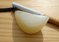 Украшения на шею 青海玉（淡糖白玉--野牛沟老料--玉料有结构）----挂件---a12#