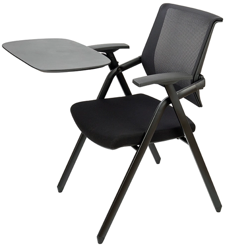 Учебное кресло с письменными панелями может сложить студенческий персонал, чтобы встретиться с креслом с колесами на столе