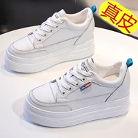 Белые кеды на скрытом каблуке на платформе с массивной подошвой для отдыха, кроссовки, коллекция 2023, из натуральной кожи