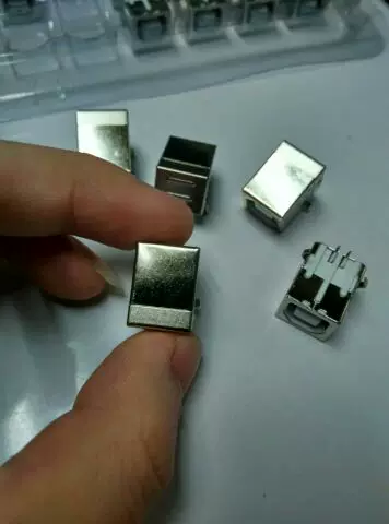 Интерфейс USB доступен для подлинной новой продукции в рознице. Приглашаем к покупке. Спасибо за поддержку
