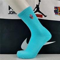 Нескользящие баскетбольные цветные носки подходит для мужчин и женщин, увеличенная толщина, впитывают пот и запах