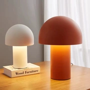 Tùy chỉnh 
            nhà thiết kế Bắc Âu đèn bàn hình nấm phòng ngủ đèn đầu giường đọc sách cá tính trang trí phòng học trang trí bầu không khí homestay Đèn LED