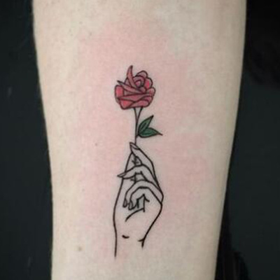 Hình xăm red rose flower net cánh tay là một kiệt tác nghệ thuật trên da. Hãy cùng chiêm ngưỡng những hình xăm đẹp và sáng tạo. Mỗi hình xăm đều mang một ý nghĩa riêng, và khi được vẽ trên cánh tay, sẽ giúp bạn thể hiện sự táo bạo và cá tính.