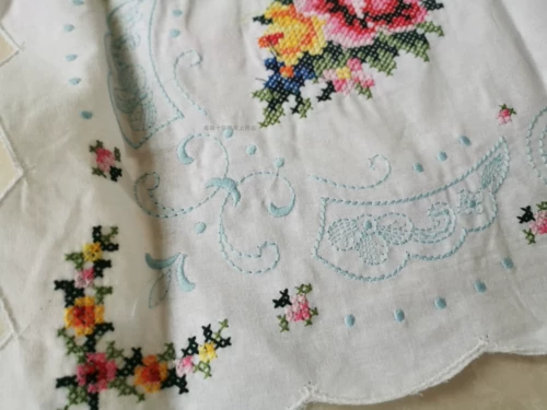 L1212 Новый год свадебный кросс -кросс -центр белая столовая ткань основана на рабочем столе