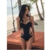 Mới ngực rỗng ngực thép gợi cảm bikini đen bên bờ biển khu nghỉ mát Xiêm