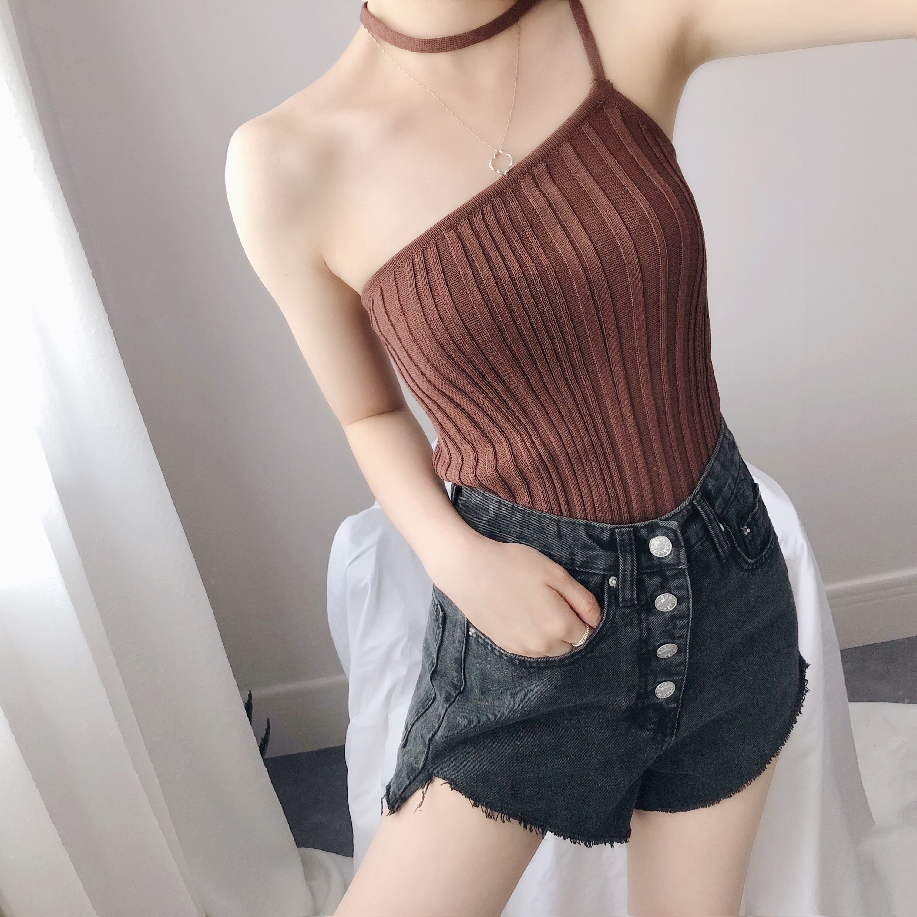 实拍无袖纯色修身吊带挂脖子性感夜店风针织小背心