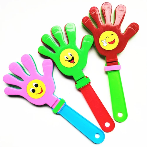 Небольшая ладонь, похлопанная пластиковой пощечиной, ладонью, ладони и аплодисментами концертных реквизитов, ежегодная сторона собрания