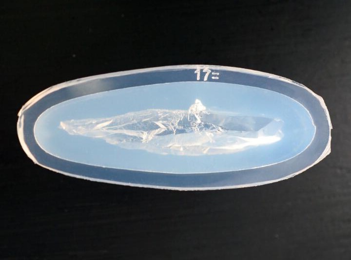 Hanhongdiy Gutta percha transparent silica gel mould Crystal Glue  mould silica gel mineral Spar Crystal Cluster transparent mould